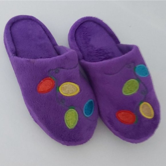 AVON | Women's Slip On Slippers Christmas String Lights Purple Small Siz… - Picture 2 of 8